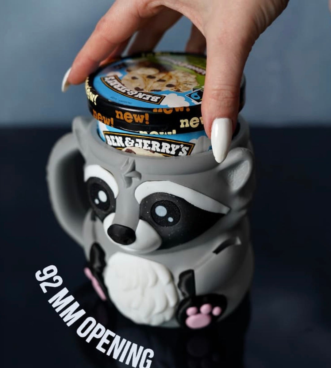 Rocky the Raccoon - pint size holder